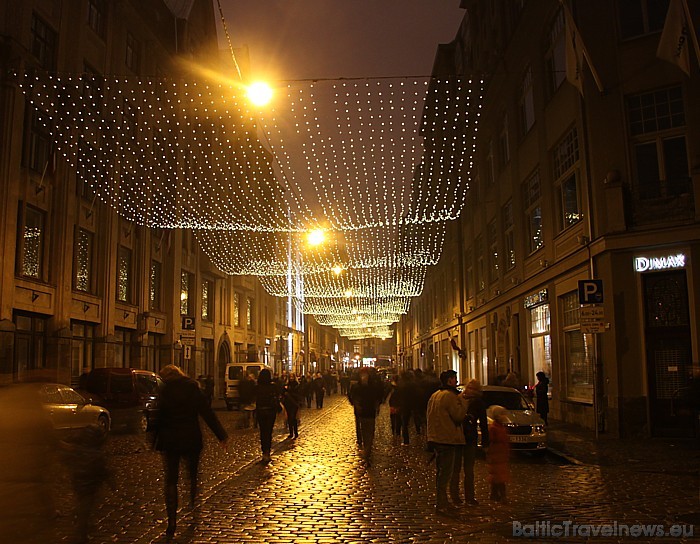 Staro Rīga 2010 - Vaļņu ielas gaismu virtenes (www.staroriga.lv) 52343