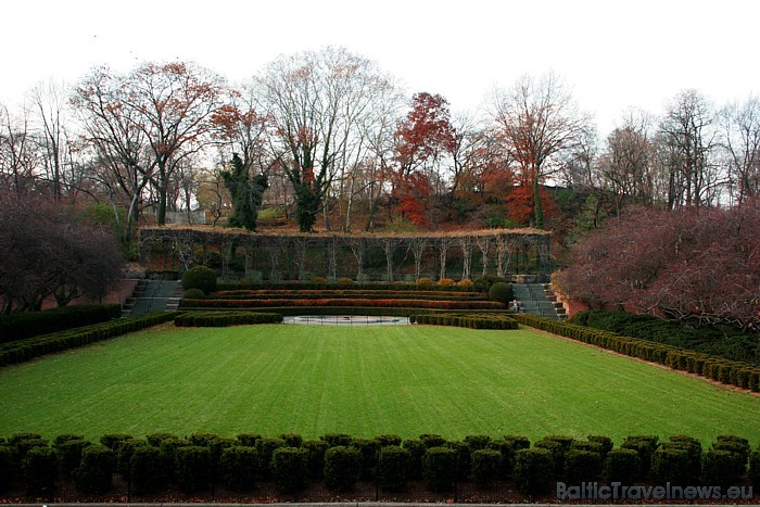 Centrālparks ir iecienīta ņujorkiešu atpūtas vieta un populārs tūrisma objekts
Foto: Dana Perrotti, www.nycgo.com 54640
