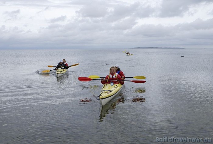 Ceļotāji iecienījuši arī kaimiņsalu Hījumā, kas ir lieliska vieta ūdens tūrismam
Foto: Visit Estonia/Jarek Jõepera 54924
