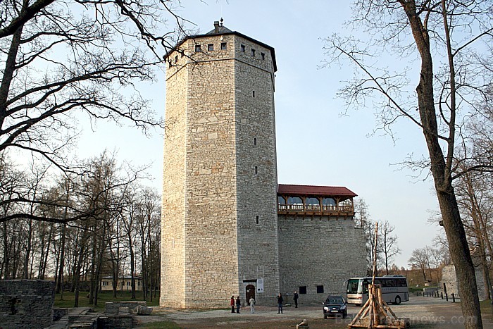 Paides ordeņa pils torņa astoņos stāvos var iepazīt aizraujošā veidā Igaunijas tautas vēsturi 62059