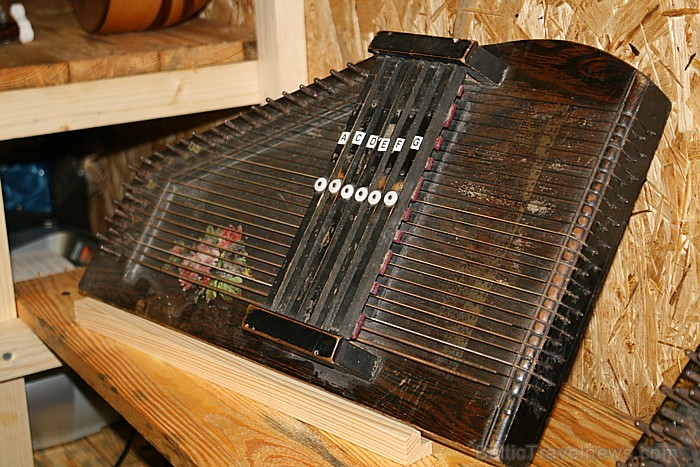 Vairāk informācijas par Gunāra Igauņa senlaiku mūzikas instrumentu darbnīcu: www.baltharmonia.lv 62277