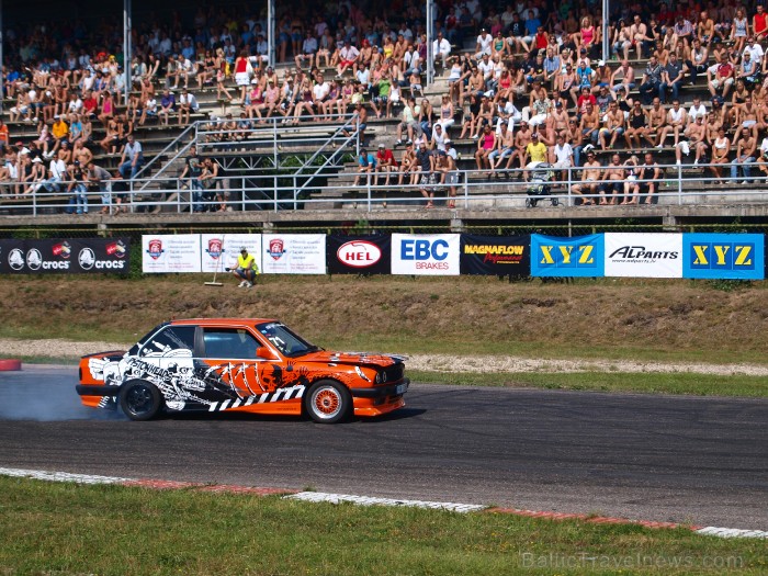 Ātruma svētki Biķerniekos 2011.07.10 - Latvijas PRO Drifta Čempionāta 2. posms un AD Part Drifta Kausa 2. posms. Foto: Jānis Bokanovs Ātruma svētki Biķerniekos 2011.07.10 - Latvijas PRO Drifta Čempionāta 2. posms un AD Part Drifta Kausa 2. posms. Foto: Jānis Bokanovs 63248