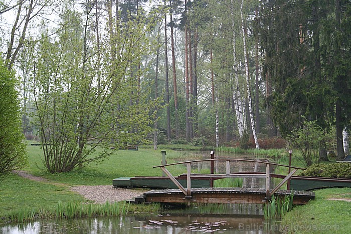 Laumu dabas parks atrodas Talsu rajona, Īves pagastā 65420