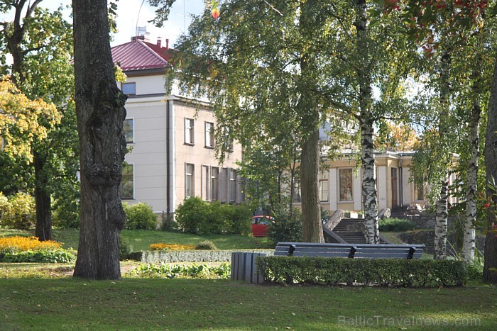 Ja ciemojies Cēsīs, apmesties vari pie musu sadarbības partnera Kolonna Hotel Cēsis www.hotelkolonna.com 67381