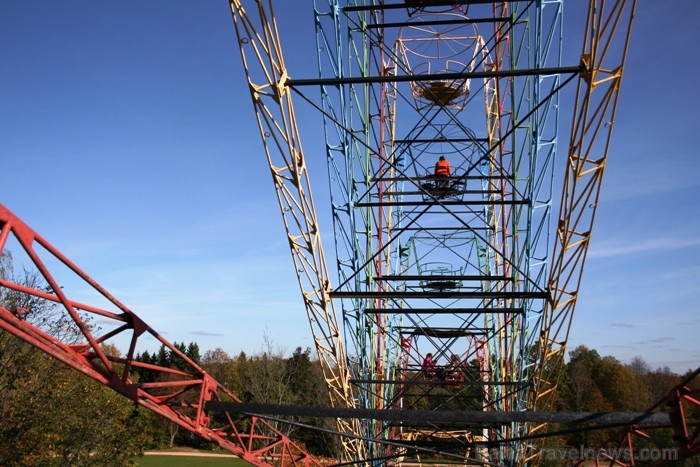 Kad Siguldā nokrāsojas pirmās koku lapas, gan vietējie, gan ārzemju ceļotāji trauc apbrīnot Zelta Rudeni. www.sigulda.lv 67599