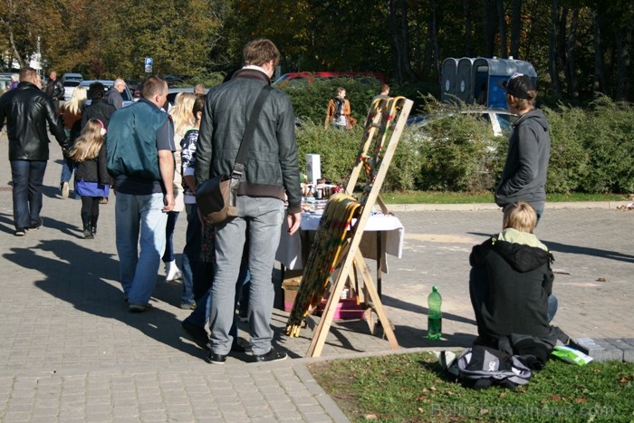 Kad Siguldā nokrāsojas pirmās koku lapas, gan vietējie, gan ārzemju ceļotāji trauc apbrīnot Zelta Rudeni. www.sigulda.lv 67601