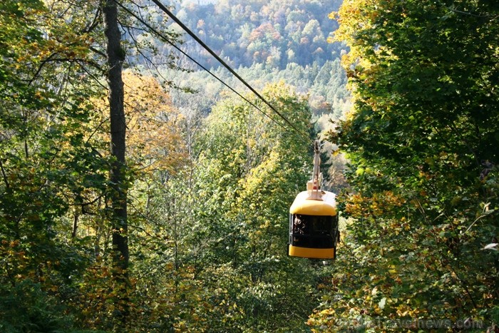 Kad Siguldā nokrāsojas pirmās koku lapas, gan vietējie, gan ārzemju ceļotāji trauc apbrīnot Zelta Rudeni. www.sigulda.lv 67615