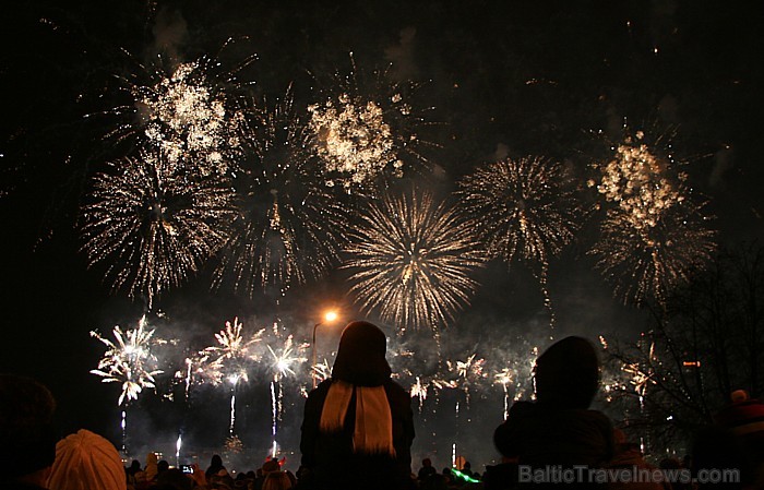 18. novembra salūts Rīgā par godu Latvijas Republikas proklamēšanas dienas 93 gadadienai - Fb.com/Travelnews.lv 69319