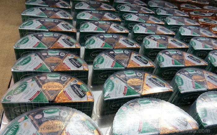 Degustācijas zāle, kur var nobaudīt Rokfortas sierus un vīnu, kā arī iegādāties to līdzņemšanai 91570