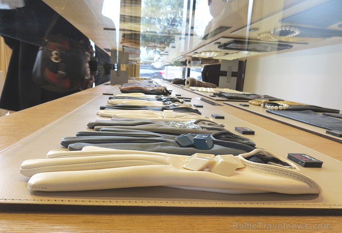 Nelielā Tulūzas pilsētā Millau (Francija) atrodas viena no pazīstamākajām cimdu darbnīcām Eiropā - CAUSSE 91669