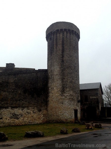 Ciemats La Couvertoirade aiznes apmeklētājus atpakaļ Viduslaikos 91680