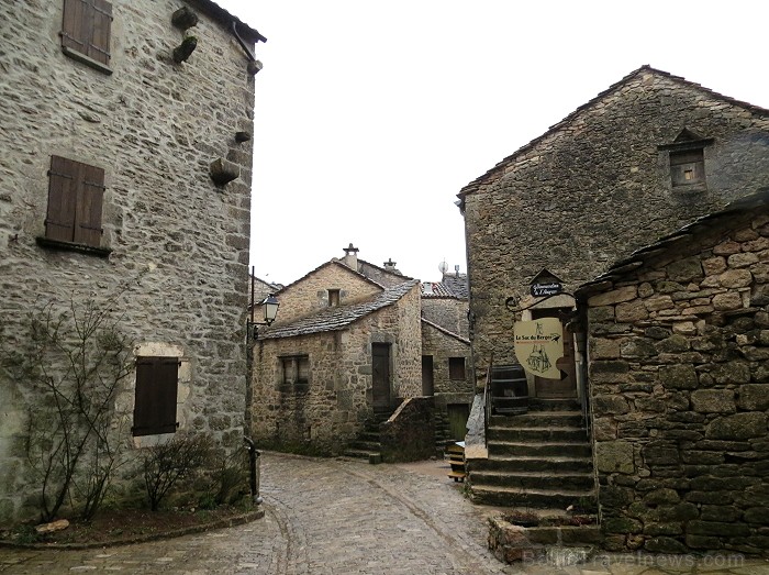 Ciemats La Couvertoirade aiznes apmeklētājus atpakaļ Viduslaikos 91688