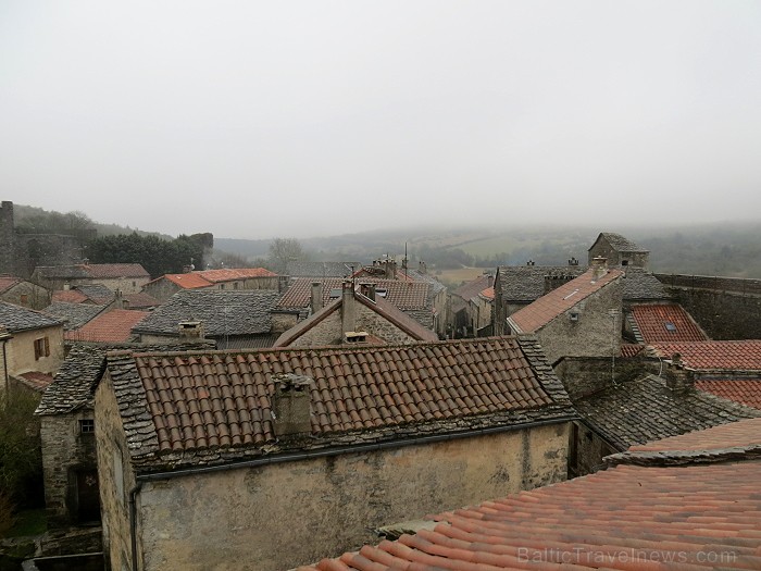 Ciemats La Couvertoirade aiznes apmeklētājus atpakaļ Viduslaikos 91694