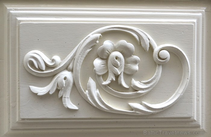 Villefranche de Rouergue ir brīnišķīga Tulūzas pilsēta ar šaurām, bruģētām ieliņām, viduslaiku ēkām un Aveyron upes tiltiem 91878