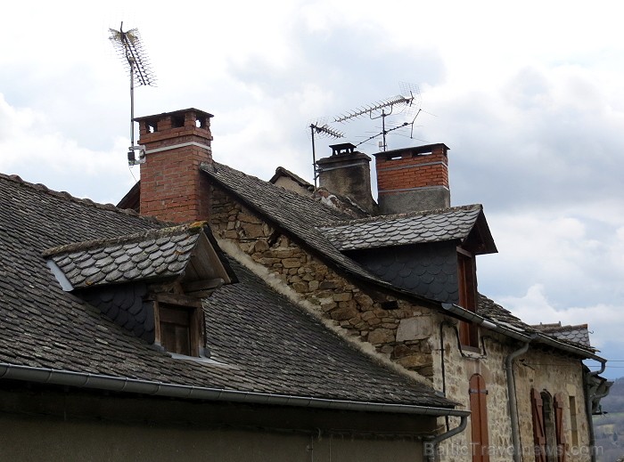 Pirmo reizi ieraugot 13. gadsimta pilsētu Najac, rodas sajūta, ka esi nokļuvis pasakā: mazas brīnišķīgas mājiņas ir izvietojušās gar vienu galveno pil 91958