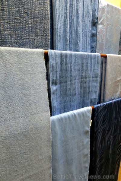 Cordes-sur-Ciel tulkojumā nozīme Diegi debesīs. 1222.g. šo labi nocietināto pilsētu uzcēla Tulūzas grāfs Raimonds VII. 14.gs. pilsētu apdzīvoja šuvēji 92500