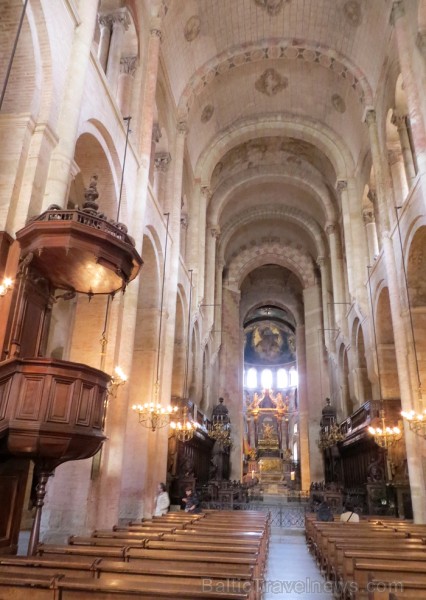 Tulūza ir 4. lielākā Francijas pilsēta, kas ir slavena ar brīnišķīgu renesanses vecpilsētu. Tās ēkas ir celtas no sarkaniem ķieģeļiem. Francūži saka,  92648