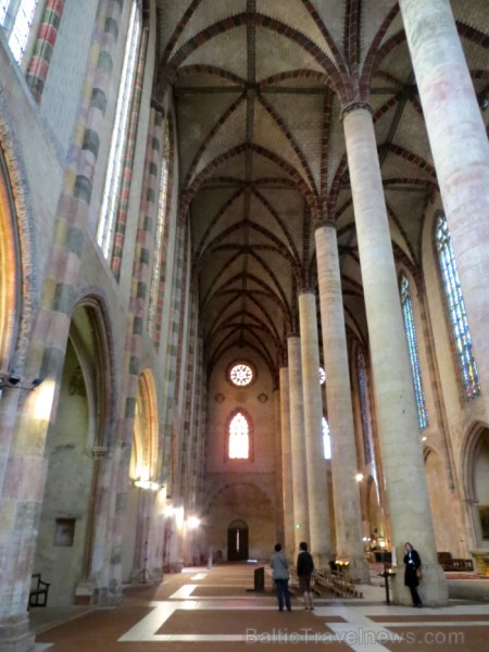 Tulūza ir 4. lielākā Francijas pilsēta, kas ir slavena ar brīnišķīgu renesanses vecpilsētu. Tās ēkas ir celtas no sarkaniem ķieģeļiem. Francūži saka,  92657