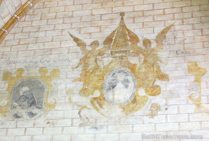 Tulūza ir 4. lielākā Francijas pilsēta, kas ir slavena ar brīnišķīgu renesanses vecpilsētu. Tās ēkas ir celtas no sarkaniem ķieģeļiem. Francūži saka,  92669