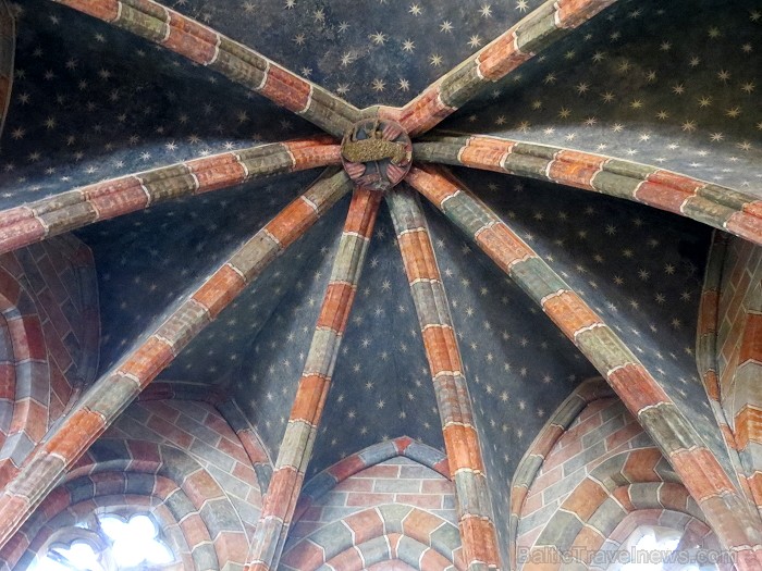 Tulūza ir 4. lielākā Francijas pilsēta, kas ir slavena ar brīnišķīgu renesanses vecpilsētu. Tās ēkas ir celtas no sarkaniem ķieģeļiem. Francūži saka,  92671