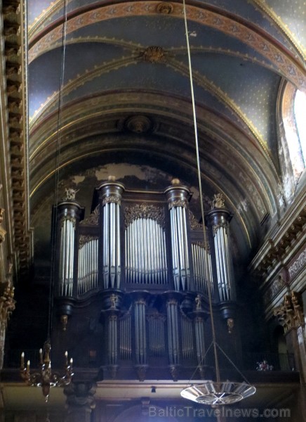 Tulūza ir 4. lielākā Francijas pilsēta, kas ir slavena ar brīnišķīgu renesanses vecpilsētu. Tās ēkas ir celtas no sarkaniem ķieģeļiem. Francūži saka,  92686