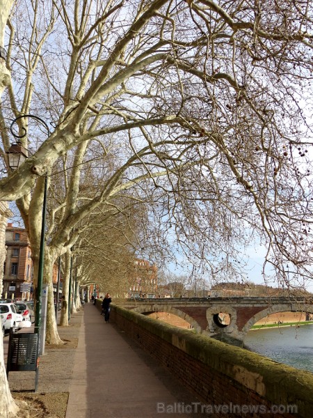 Tulūza ir 4. lielākā Francijas pilsēta, kas ir slavena ar brīnišķīgu renesanses vecpilsētu. Tās ēkas ir celtas no sarkaniem ķieģeļiem. Francūži saka,  92688