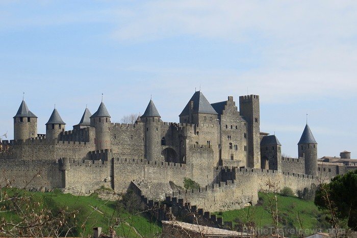 Brīnišķīgā pilsēta Karkasona Francijā ir viens no nedaudziem viduslaiku pieminekļiem, kas ir saglabājies gandrīz neskarts. Ilgus gadus te dzīvoja Volt 93011