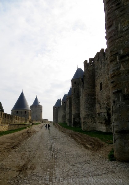 Brīnišķīgā pilsēta Karkasona Francijā ir viens no nedaudziem viduslaiku pieminekļiem, kas ir saglabājies gandrīz neskarts. Ilgus gadus te dzīvoja Volt 93013