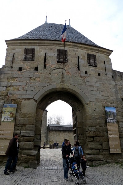 Brīnišķīgā pilsēta Karkasona Francijā ir viens no nedaudziem viduslaiku pieminekļiem, kas ir saglabājies gandrīz neskarts. Ilgus gadus te dzīvoja Volt 93014