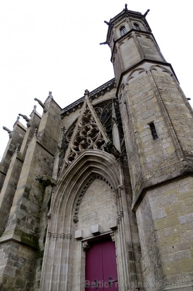 Brīnišķīgā pilsēta Karkasona Francijā ir viens no nedaudziem viduslaiku pieminekļiem, kas ir saglabājies gandrīz neskarts. Ilgus gadus te dzīvoja Volt 93016