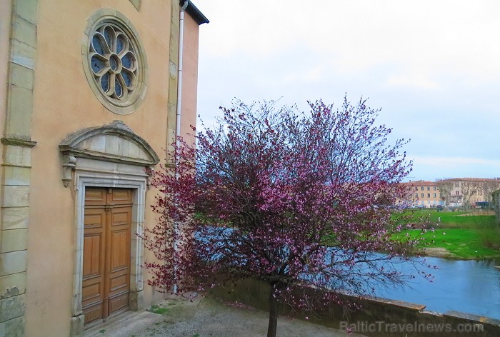 Brīnišķīgā pilsēta Karkasona Francijā ir viens no nedaudziem viduslaiku pieminekļiem, kas ir saglabājies gandrīz neskarts. Ilgus gadus te dzīvoja Volt 93042