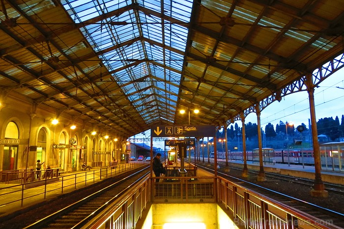 Brīnišķīgā pilsēta Karkasona Francijā ir viens no nedaudziem viduslaiku pieminekļiem, kas ir saglabājies gandrīz neskarts. Ilgus gadus te dzīvoja Volt 93048