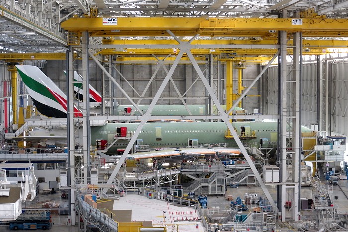 Francijas pilsēta Tulūza lepojas ne tikai ar kultūrvēsturisko mantojumu, bet arī ar Airbus lidmašīnām, kuras būvē tieši šajā pilsētā. Airbus rūpnīcu u 93738