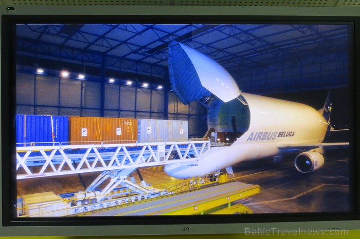 Francijas pilsēta Tulūza lepojas ne tikai ar kultūrvēsturisko mantojumu, bet arī ar Airbus lidmašīnām, kuras būvē tieši šajā pilsētā. Airbus rūpnīcu u 93742