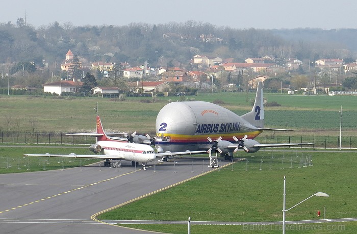Francijas pilsēta Tulūza lepojas ne tikai ar kultūrvēsturisko mantojumu, bet arī ar Airbus lidmašīnām, kuras būvē tieši šajā pilsētā. Airbus rūpnīcu u 93746