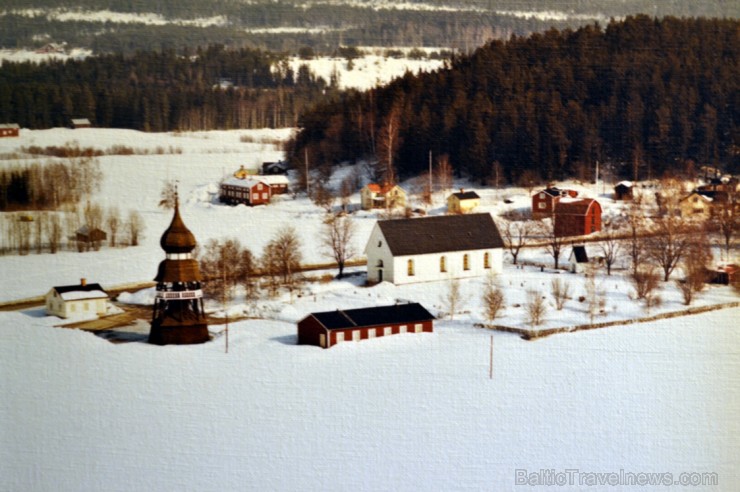 Kulta vietu centrs un Hög baznīca, zvanu tornis ziemā 95028