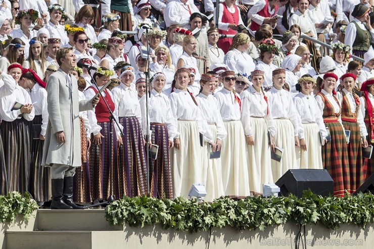 Sestdien, 6. jūlijā notika XXV Vispārējo latviešu Dziesmu un XV Deju svētku Noslēguma koncerta Līgo ģenerālmēģinājumi 98243