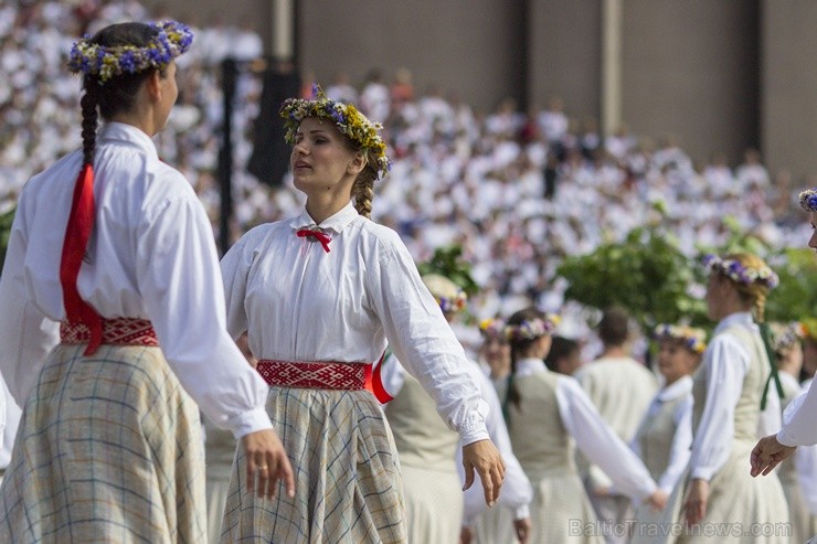 Sestdien, 6. jūlijā notika XXV Vispārējo latviešu Dziesmu un XV Deju svētku Noslēguma koncerta Līgo ģenerālmēģinājumi 98254