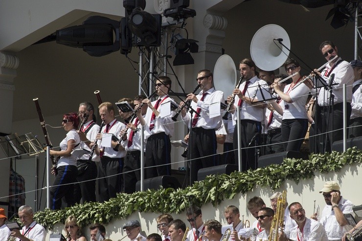 Sestdien, 6. jūlijā notika XXV Vispārējo latviešu Dziesmu un XV Deju svētku Noslēguma koncerta Līgo ģenerālmēģinājumi 98271