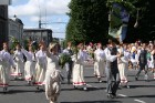 XXV Vispārējo latviešu Dziesmu un XV Deju svētku gājiens - bildēs meklē sevi vai savu kolektīvu. 29