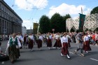 XXV Vispārējo latviešu Dziesmu un XV Deju svētku gājiens - bildēs meklē sevi vai savu kolektīvu. 113