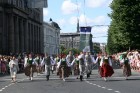 XXV Vispārējo latviešu Dziesmu un XV Deju svētku gājiens - bildēs meklē sevi vai savu kolektīvu. 75