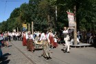 XXV Vispārējo latviešu Dziesmu un XV Deju svētku gājiens - bildēs meklē sevi vai savu kolektīvu. 17