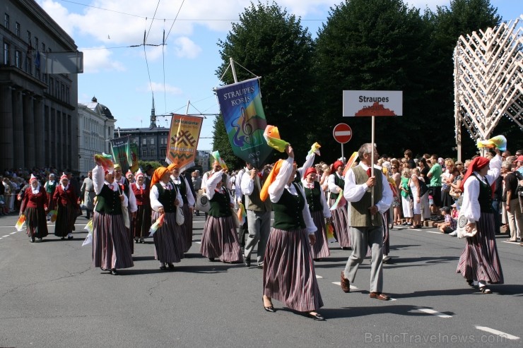 XXV Vispārējo latviešu Dziesmu un XV Deju svētku gājiens - atrodi savu kolektīvu (5.daļa) 99531