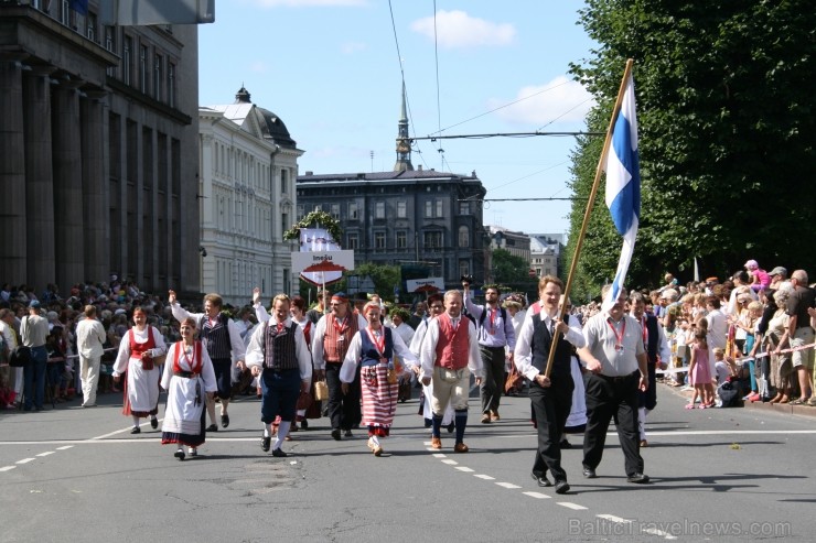 XXV Vispārējo latviešu Dziesmu un XV Deju svētku gājiens - atrodi savu kolektīvu (5.daļa) 99553