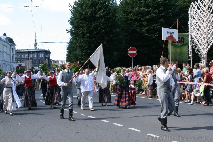 XXV Vispārējo latviešu Dziesmu un XV Deju svētku gājiens - atrodi savu kolektīvu (5.daļa) 99584