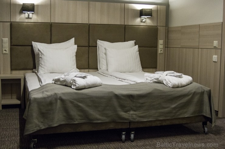 Visi 120 viesnīcas Wellton Centrum Hotel & Spa numuri ir iekārtoti klasiski, mūsdienīgā stilā un aprīkoti atbilstoši visiem starptautiskajiem 4 zvaigž Visi 120 viesnīcas Wellton Centrum Hotel & Spa numuri ir iekārtoti klasiski, mūsdienīgā stilā un aprīkoti atbilstoši visiem starptautiskajiem 4 zvaigž 112611