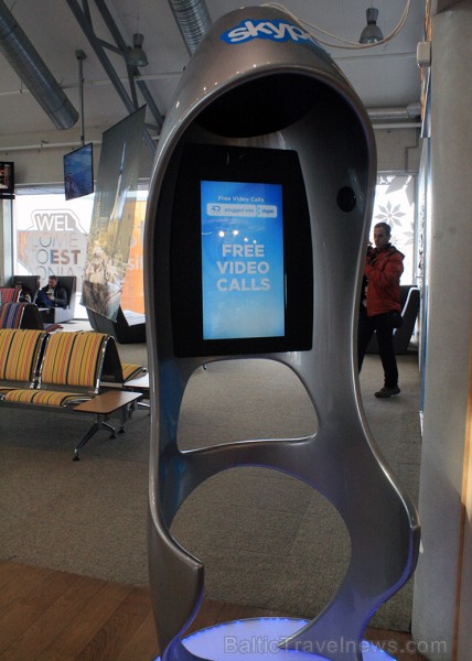 Tā kā pasaulē populārais Skype ir radīts Igaunijā, Tallinas lidostā izvietota Skype telefona būdiņa - www.visitestonia.com 119200