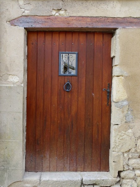 Brīnumains viduslaiku ciems Charroux gaida ciemos romantikas mīlētājus www.charroux.com 119879