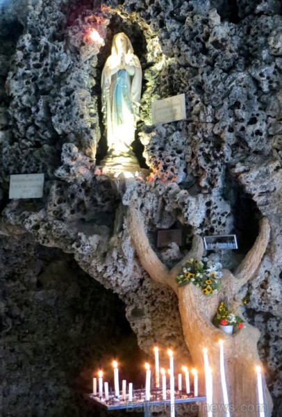 Brīnumains viduslaiku ciems Charroux gaida ciemos romantikas mīlētājus www.charroux.com 119887